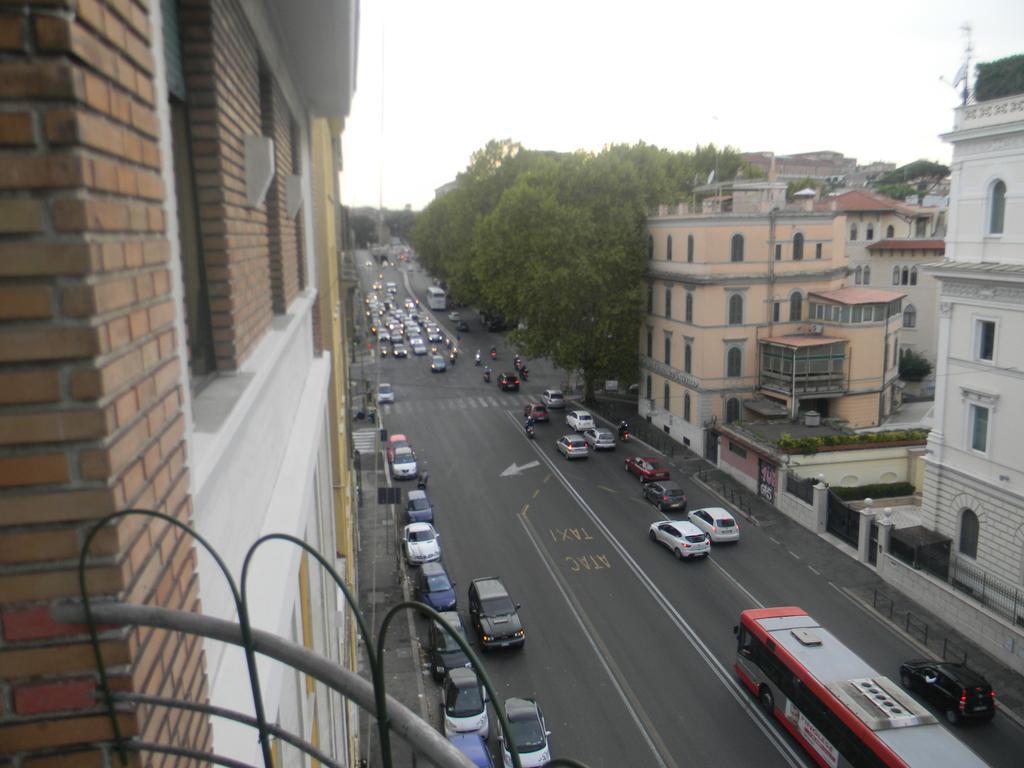 Morgagni House Hotel Rome Room photo